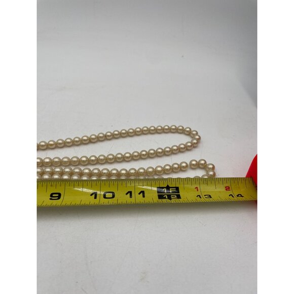 Vintage Faux Pearl Necklace Intricate Clasp 26" - Picture 4 of 5